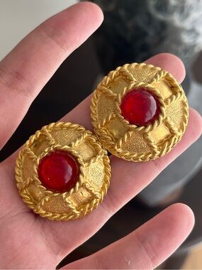 Vintage Yosca Braided Cross Red Resin Cabochon Gold Round Clip-On Earrings